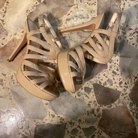 Jessica Simpson Beige Platform heels, size 7 - Picture 3 of 5